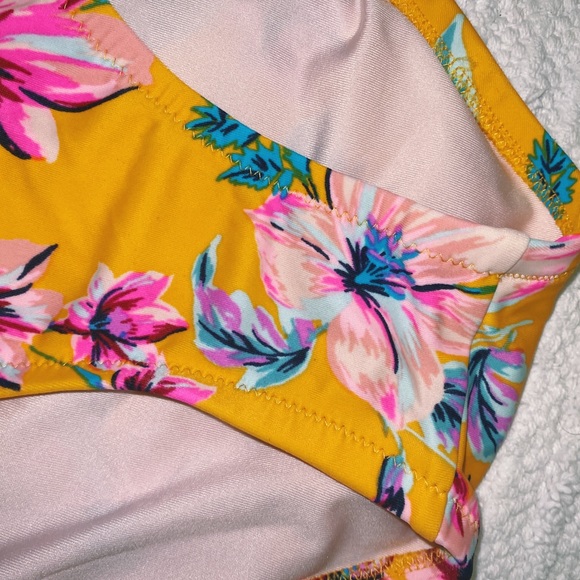 Shade & Shore floral bikini set - Picture 5 of 6